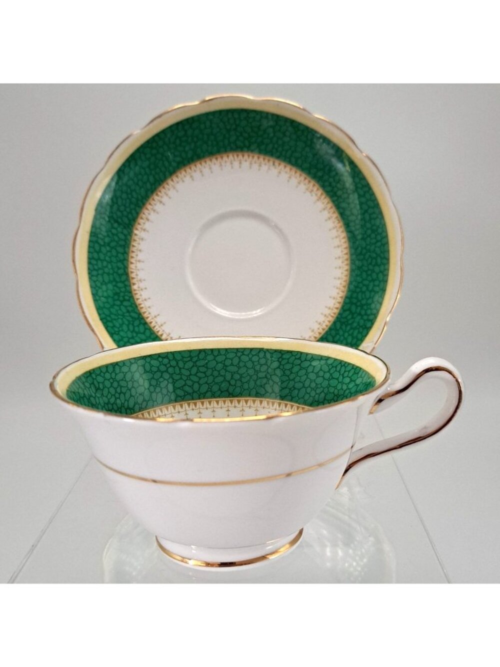 Grosvenor Allandale Bone China Teacup & Saucer Set Green Gold Trim England